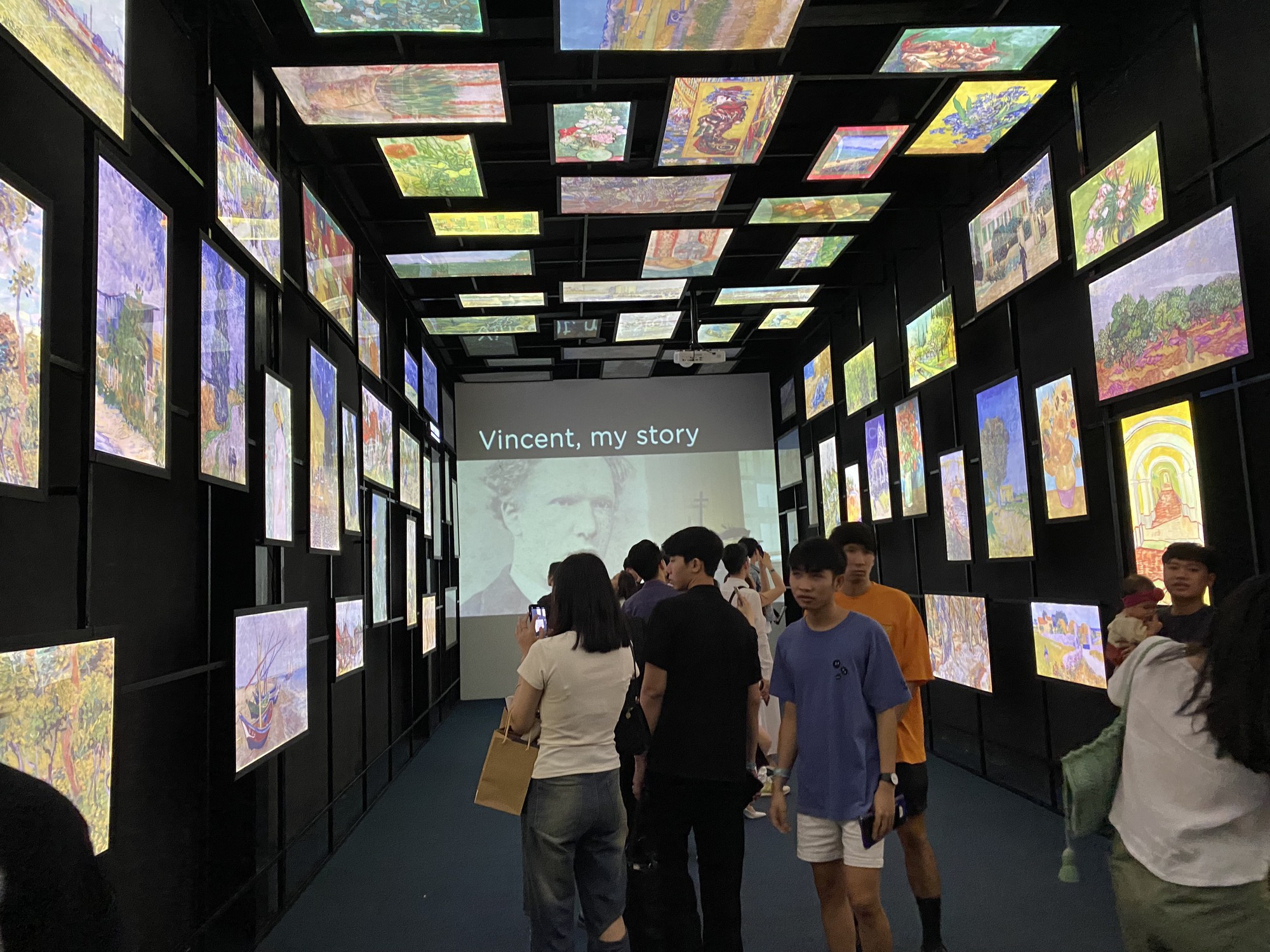 Triển Lãm Tương Tác